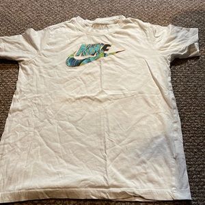 BOYS NIKE YOUTH XL WHITE SHORT SLEEVE TEE